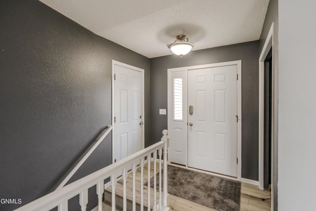 4725 Calgary Avenue E, Bismarck, ND 58503 photo 3