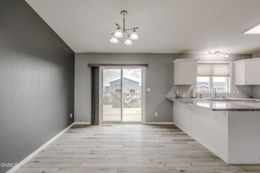 4725 Calgary Avenue E, Bismarck, ND 58503 photo 5