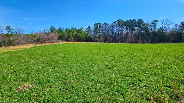 1075 E Orgainsville RD, Skipwith, VA 23968