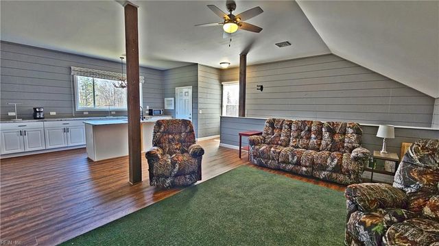 1075 E Orgainsville RD, Skipwith, VA 23968
