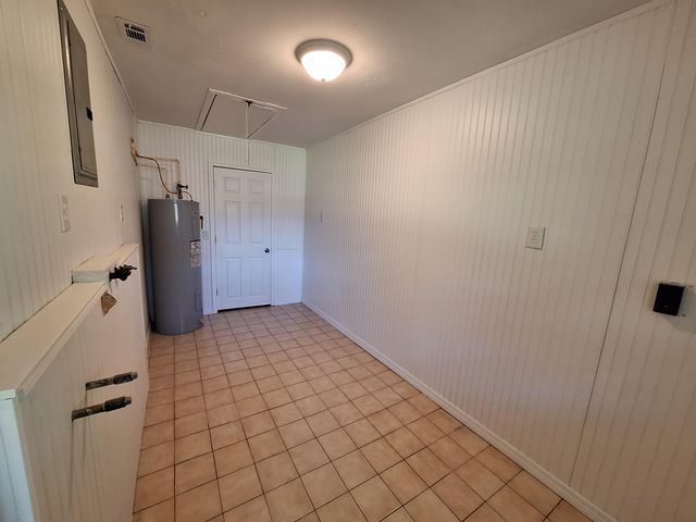 131 Phillips Drive, Crestview, FL 32536