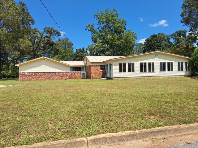 131 Phillips Drive, Crestview, FL 32536