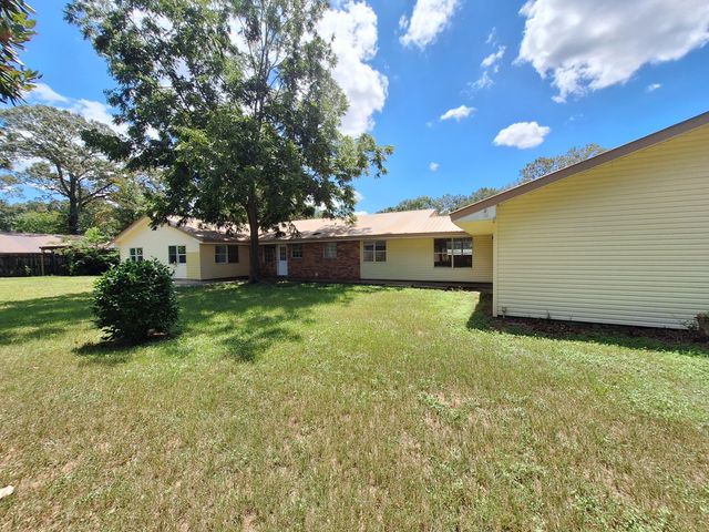 131 Phillips Drive, Crestview, FL 32536