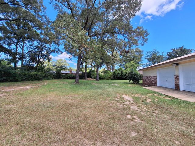 131 Phillips Drive, Crestview, FL 32536