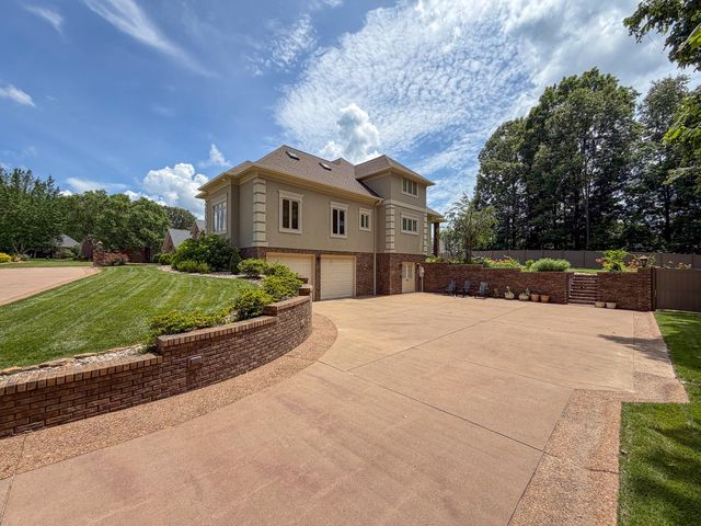 4041 Alameda Crescent, Paducah, KY 42001