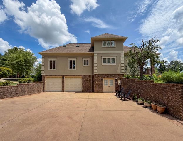 4041 Alameda Crescent, Paducah, KY 42001