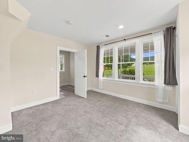 8118 MAPLEVILLE RD, Boonsboro, MD 21713