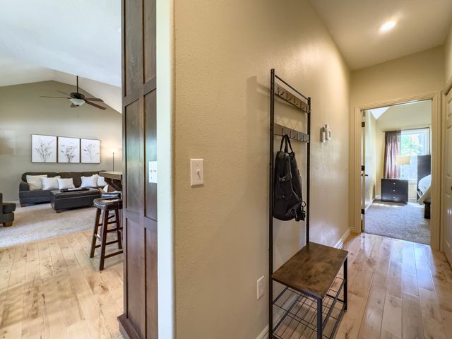 555 E Farm Road 84, Springfield, MO 65803