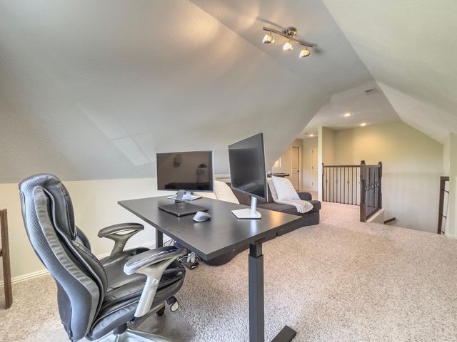 555 E Farm Road 84, Springfield, MO 65803