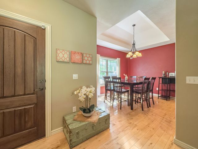 555 E Farm Road 84, Springfield, MO 65803