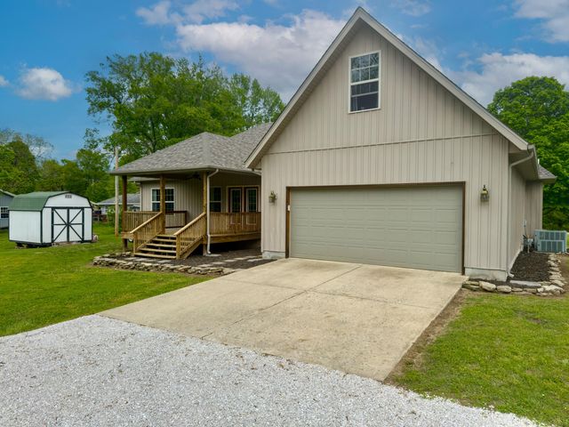 555 E Farm Road 84, Springfield, MO 65803