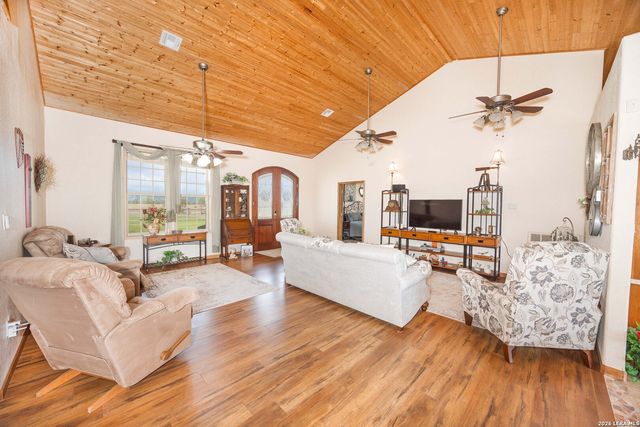 15980 County Road 582, Lacoste, TX 78039