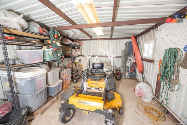 15980 County Road 582, Lacoste, TX 78039