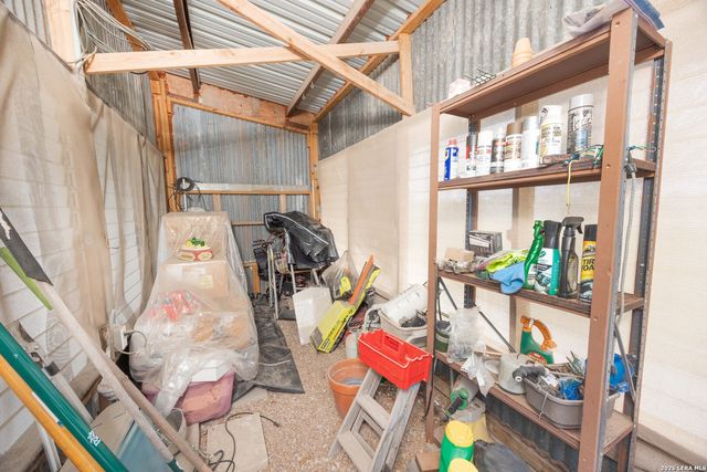 15980 County Road 582, Lacoste, TX 78039