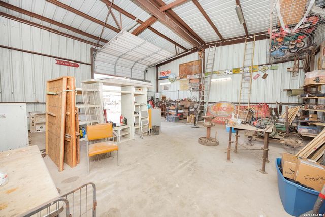 15980 County Road 582, Lacoste, TX 78039