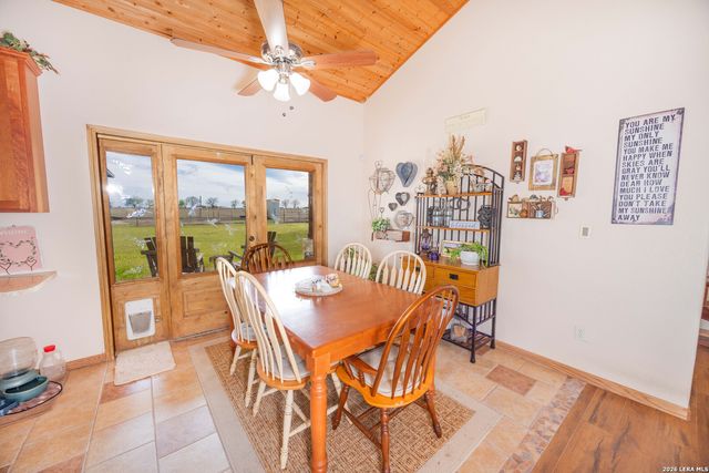 15980 County Road 582, Lacoste, TX 78039