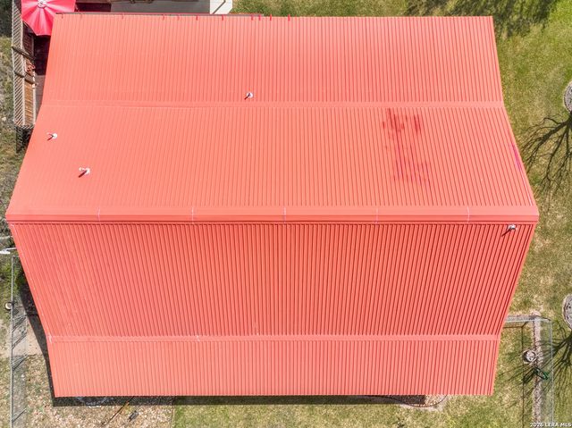 15980 County Road 582, Lacoste, TX 78039