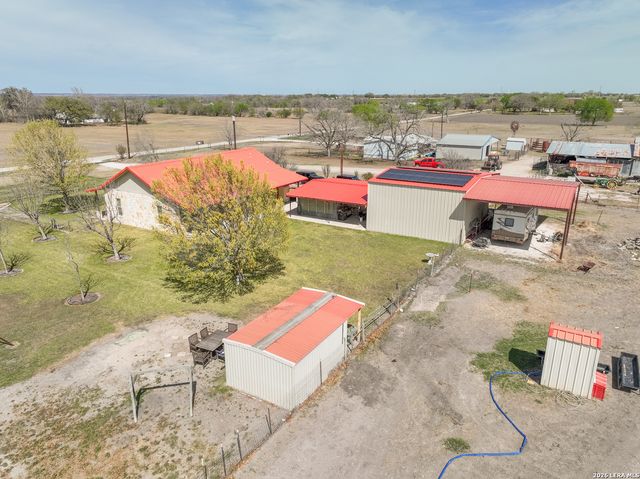 15980 County Road 582, Lacoste, TX 78039