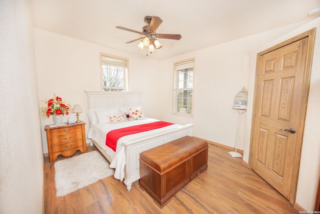 15980 County Road 582, Lacoste, TX 78039