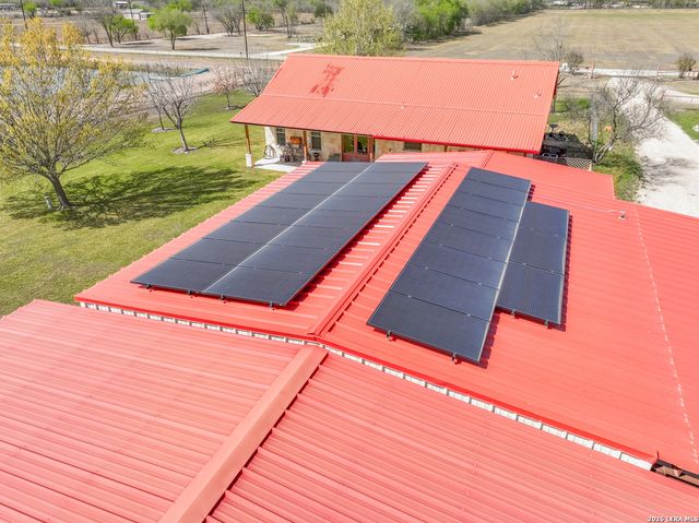 15980 County Road 582, Lacoste, TX 78039