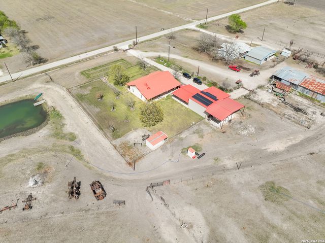 15980 County Road 582, Lacoste, TX 78039