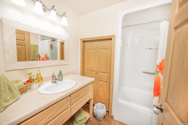 15980 County Road 582, Lacoste, TX 78039