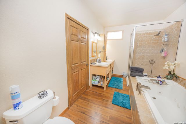 15980 County Road 582, Lacoste, TX 78039