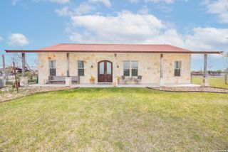 15980 County Road 582, Lacoste, TX 78039