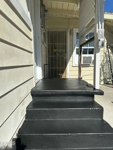 2122 Navarro Avenue, Altadena, CA 91001