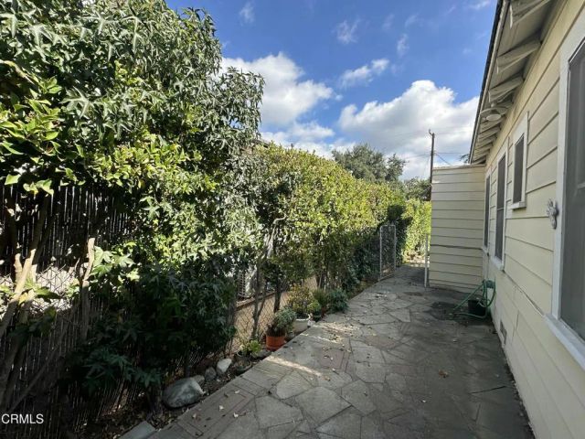 2122 Navarro Avenue, Altadena, CA 91001