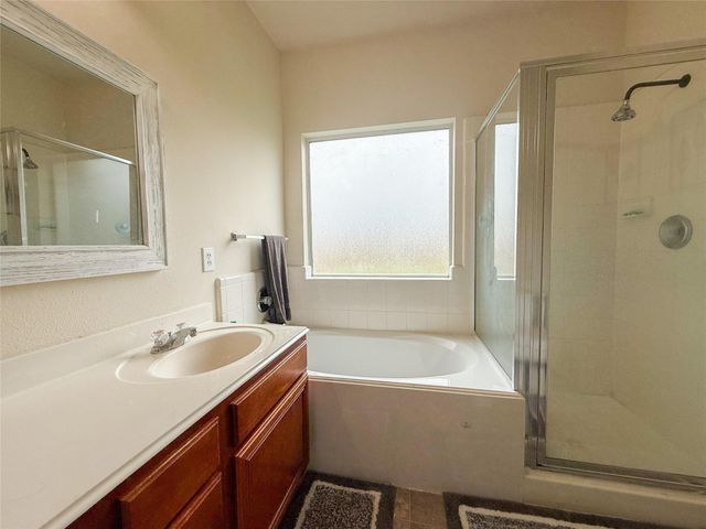 6009 Village Grove Drive, Pearland, TX 77581