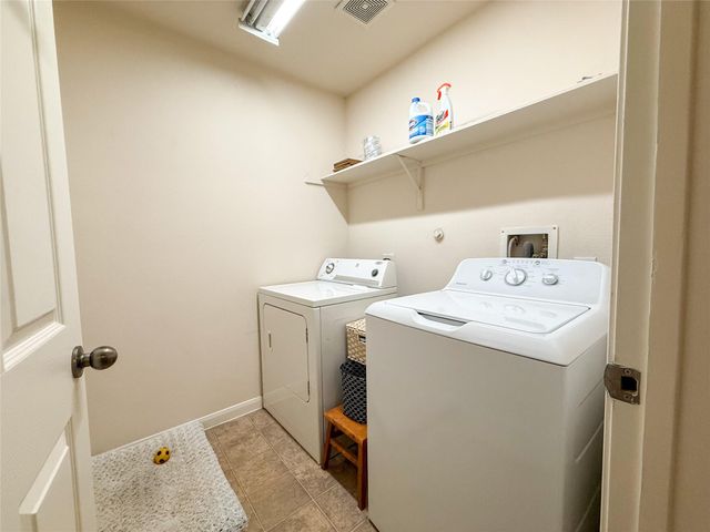 6009 Village Grove Drive, Pearland, TX 77581