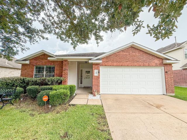 6009 Village Grove Drive, Pearland, TX 77581