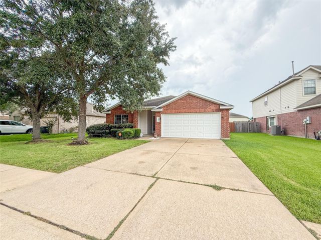 6009 Village Grove Drive, Pearland, TX 77581