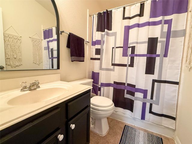 6009 Village Grove Drive, Pearland, TX 77581