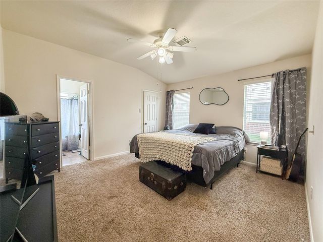 6009 Village Grove Drive, Pearland, TX 77581