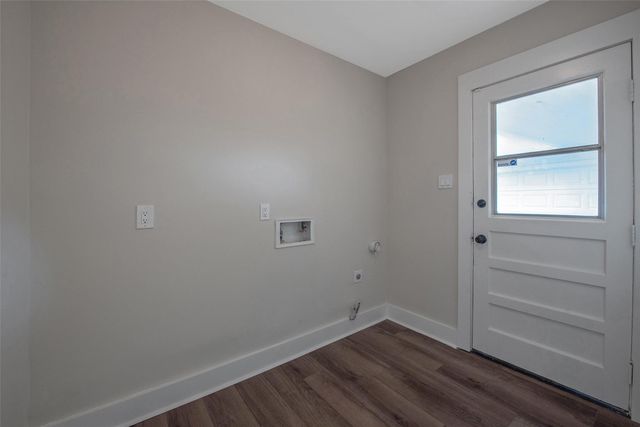 402 Forest Lake Drive, Seabrook, TX 77586