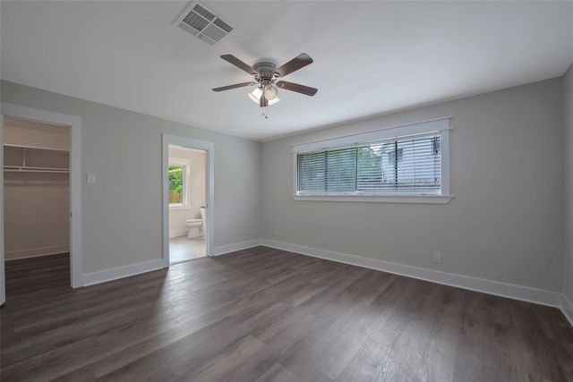 402 Forest Lake Drive, Seabrook, TX 77586