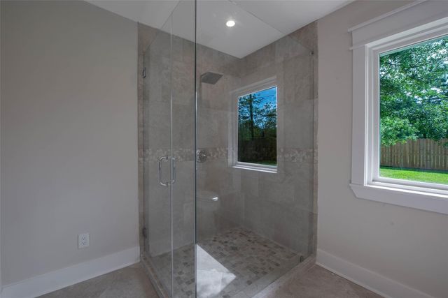 402 Forest Lake Drive, Seabrook, TX 77586