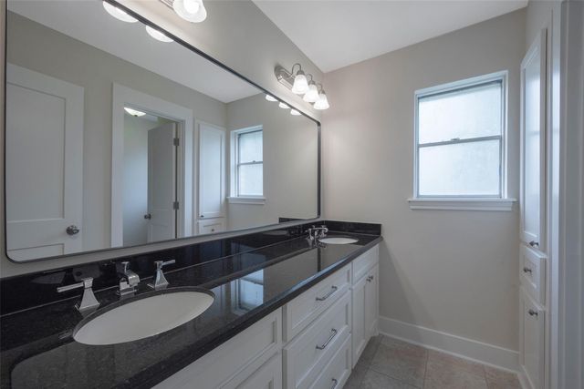 402 Forest Lake Drive, Seabrook, TX 77586