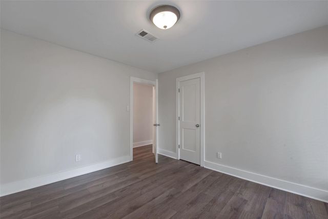 402 Forest Lake Drive, Seabrook, TX 77586