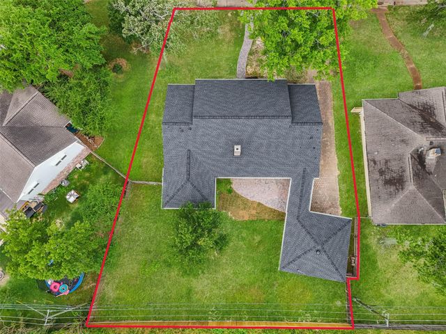 402 Forest Lake Drive, Seabrook, TX 77586