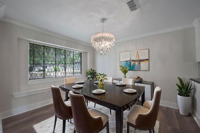 402 Forest Lake Drive, Seabrook, TX 77586