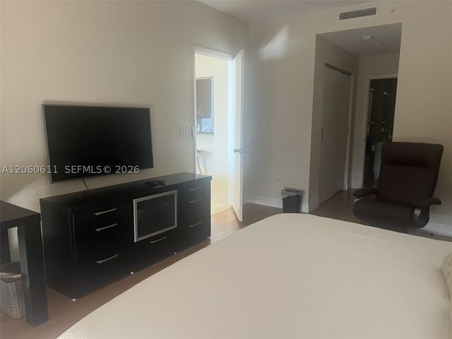 801 Brickell Key Blvd 2509, Miami, FL 33131