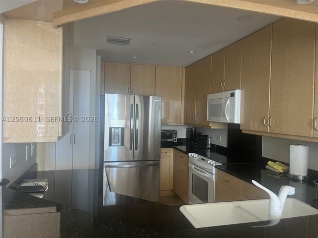 801 Brickell Key Blvd 2509, Miami, FL 33131