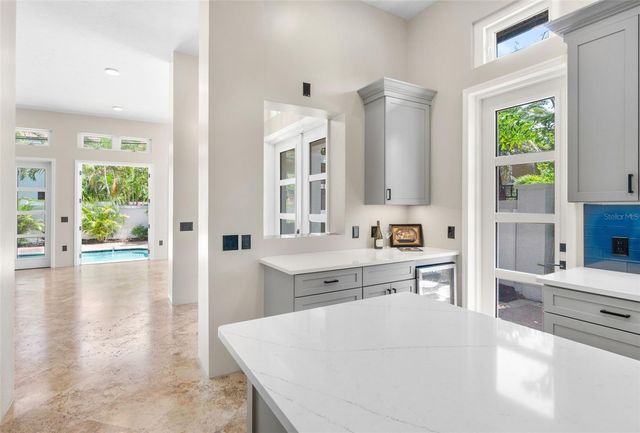 324 SIESTA DRIVE, Sarasota, FL 34242