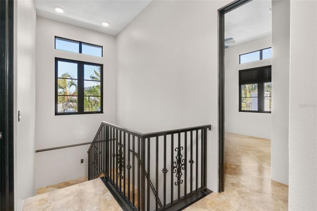 324 SIESTA DRIVE, Sarasota, FL 34242