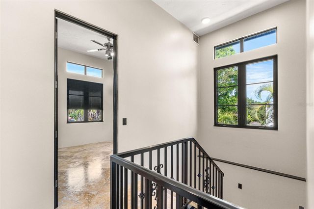 324 SIESTA DRIVE, Sarasota, FL 34242