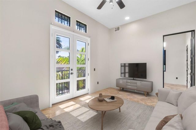 324 SIESTA DRIVE, Sarasota, FL 34242