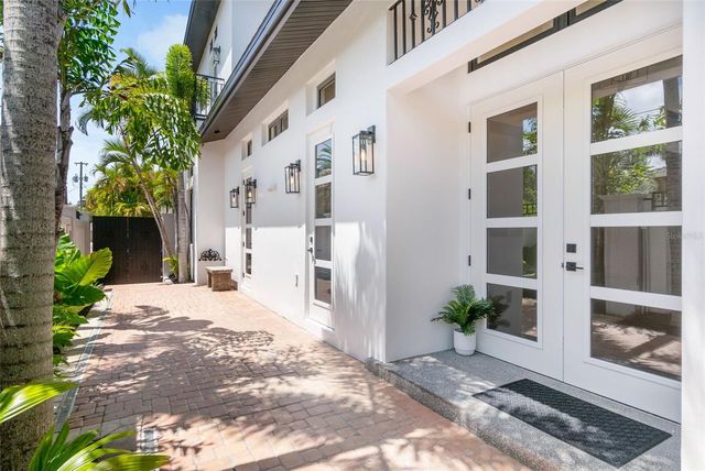 324 SIESTA DRIVE, Sarasota, FL 34242